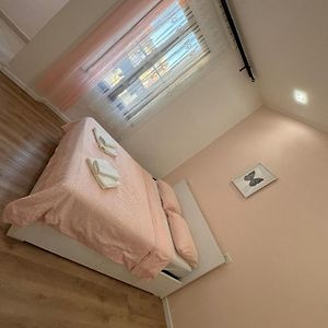 Camera grande con letto king size